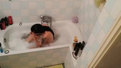 Daddy Put Hidden Cam In A Slim Teen Girls Bathroom Pt1 Hd - voyeurhit.com