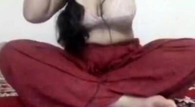 Naila Arshad. A webcam girl from Lahore (Part 1 of 2) - nvdvid.com