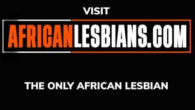 Ebony african lesbian couple tasting pussy - nvdvid.com