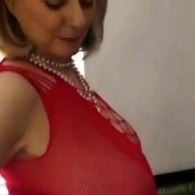 Hot amateur shakes her big boobs - drtuber.com