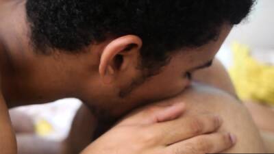 Afro amateur bangs with arab after oral - nvdvid.com