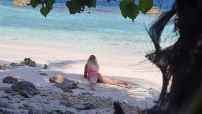 Sex On The Beach - Amateur Nudist Voyeur - voyeurhit.com