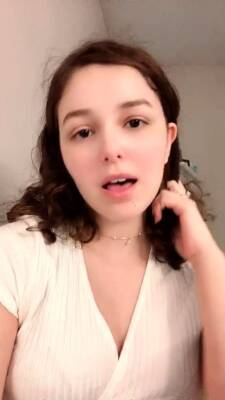 Amateur Webcam Teen Masturbates And Teases - drtuber.com