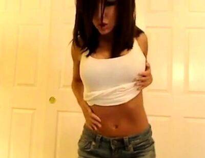 Hot Babe Webcam Strip - drtuber.com