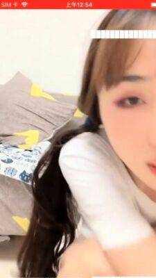 Sexy webcam bitch fucks her ass with a sex toy - drtuber.com - Japan