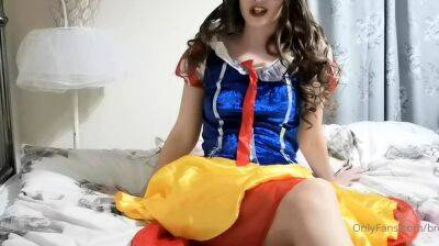 Small titted babe toys her pussy on webcam - drtuber.com