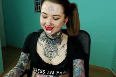 Tattooed Lady Webcam - upornia.com