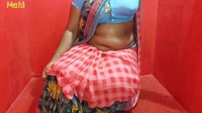 Homemade Tamil Mahi Aunty Showing Boobs And Pussy In Sareee Also Fingering And Moaning - upornia.com - India