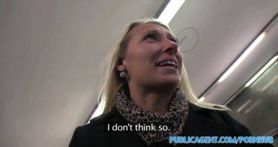 Blonde amateur offers cash for a hot fuck in public, gets a cumshot on her pretty face - sexu.com