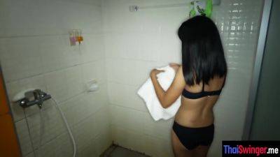 Real Amateur Thailand Barchick Picked Up For A Quckie - hclips.com - Thailand
