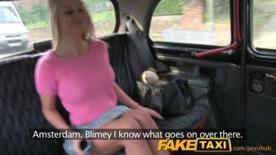 Sienna Day's amateur twat gets licked & gagged in a fake taxi ride - sexu.com - Britain