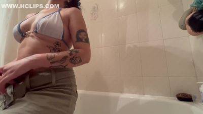 Tattooed Couple Get In The Shower Together After Beach, Fuck And She Gets A Facial - hclips.com